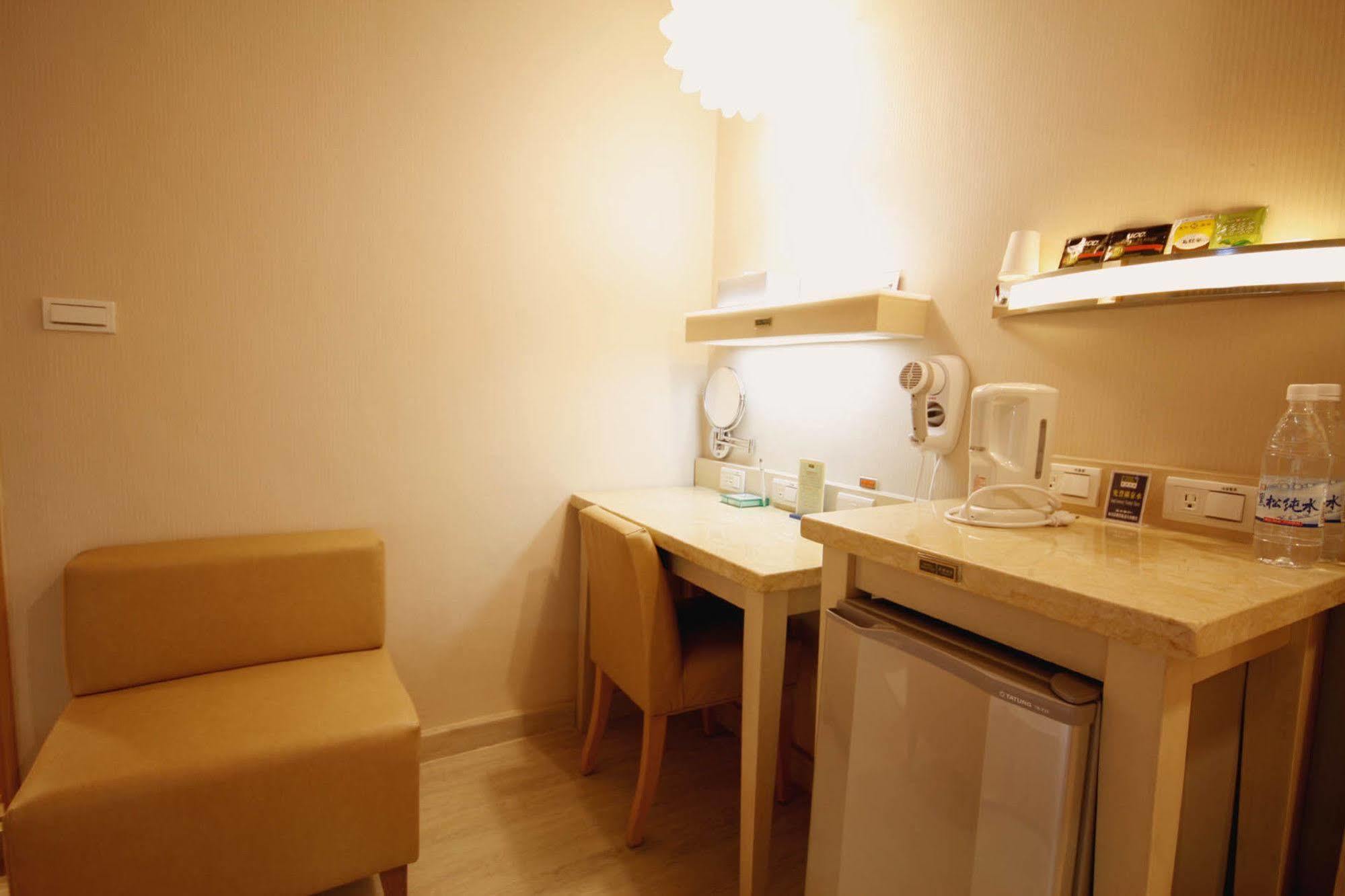 Kindness Hotel - Tainan Minsheng Exteriér fotografie