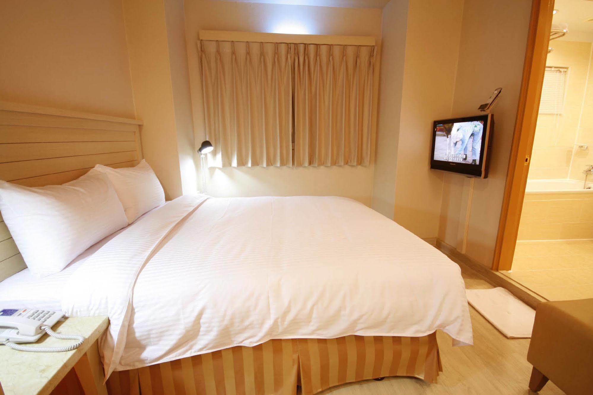 Kindness Hotel - Tainan Minsheng Exteriér fotografie
